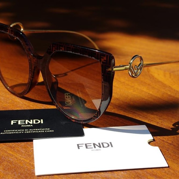 Jak odróżnić oryginalne okulary marki Fendi